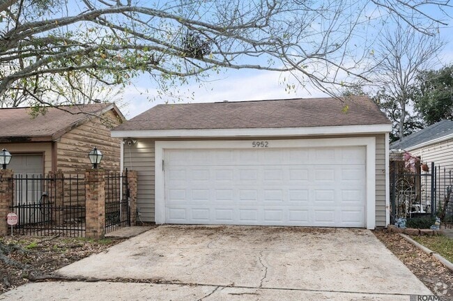 Building Photo - 5952 Fort Clarke Dr N Rental