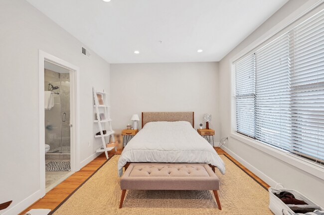 Photo - 2444 Ontario Rd NW Unidad 2