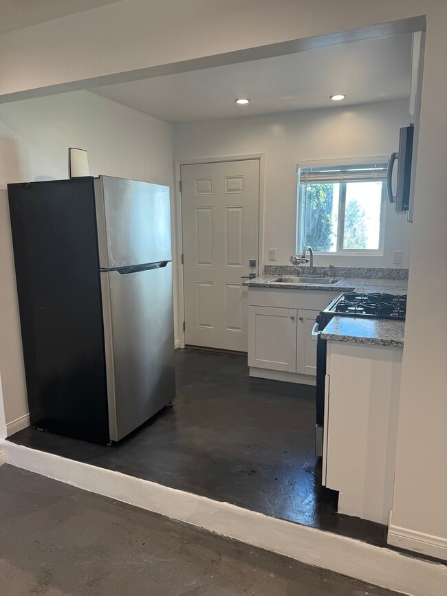 Photo - 19710 Roscoe Blvd