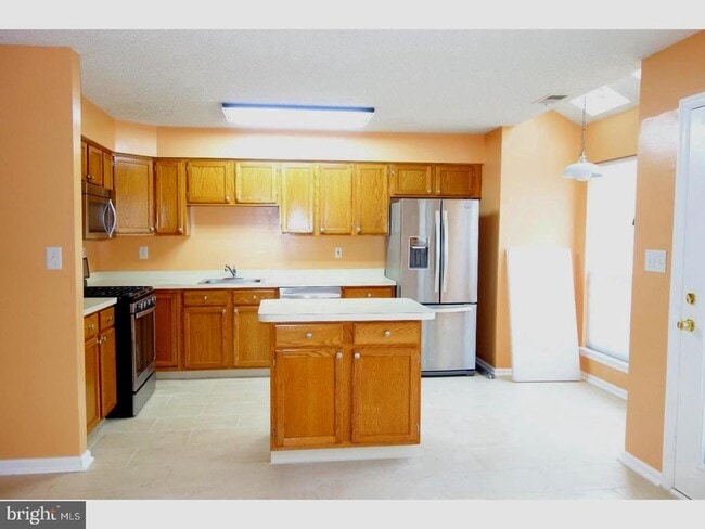 Photo - 162 Shrewsbury Ct