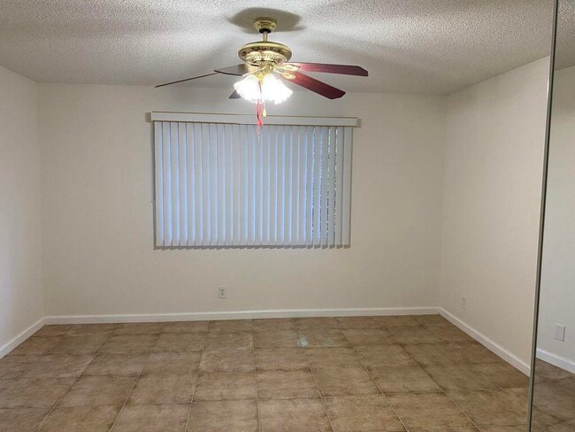 Photo - 925 Imperial Lake Rd