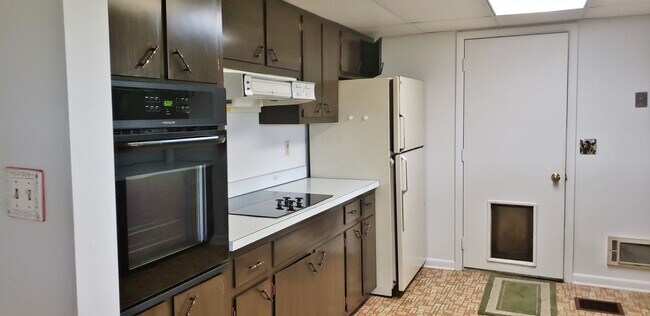 Photo - 725 W Pine Grove Rd