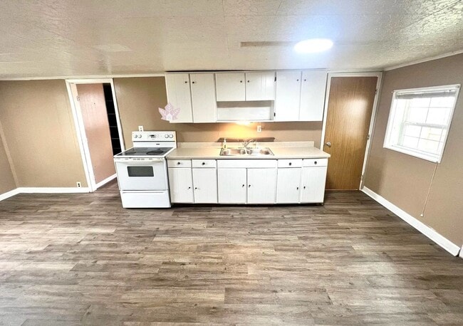 Photo - Cozy & Quiet 3BR Home with LVP Flooring