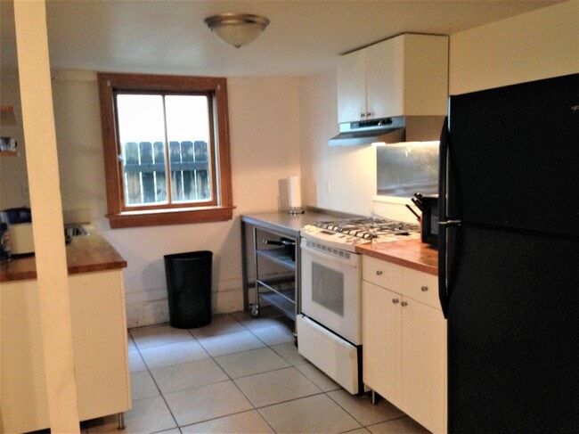 Photo - 1823 Robert St Unit B