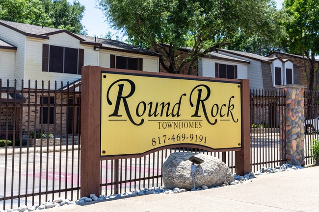 Building Photo - Round Rock Townhomes