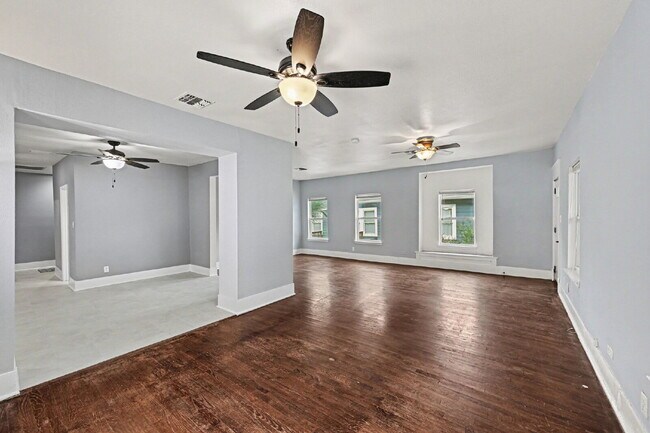 Photo - "Charming 3-Bedroom Sanctuary with 2 Full Baths in San Antonio located close to Alamo Heights and...
