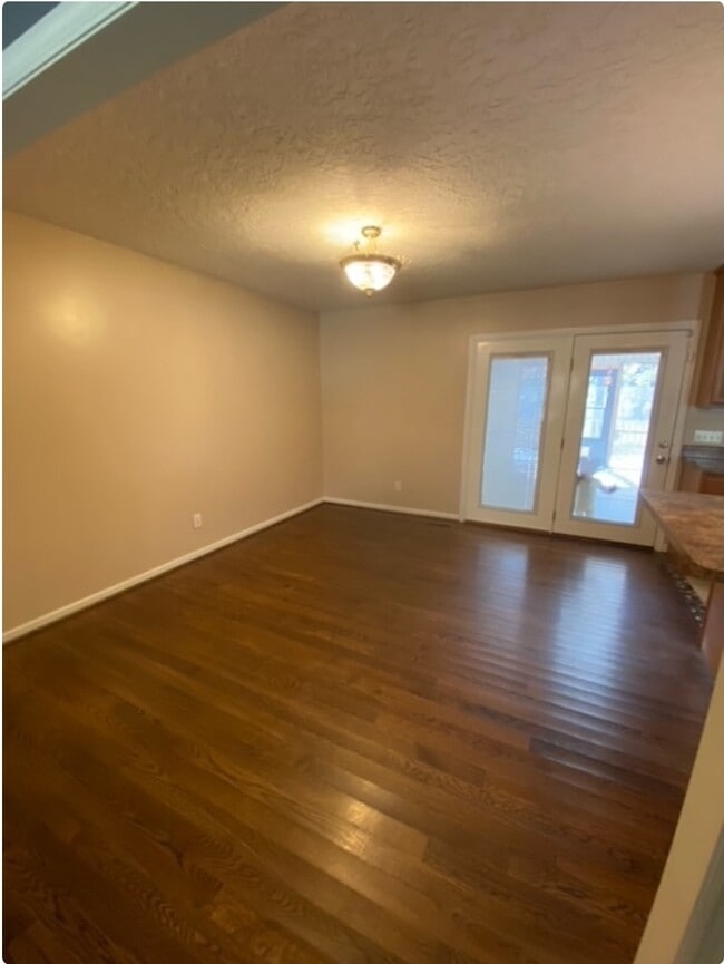 Photo - 713 Church Rd