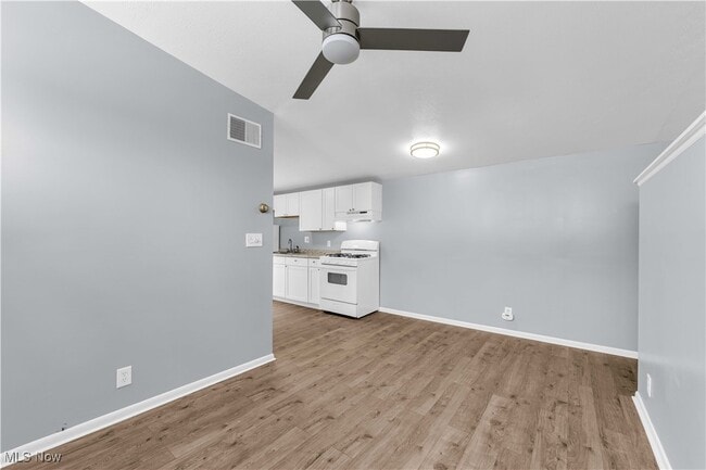 Photo - 1041 W 10th St Unidad 3