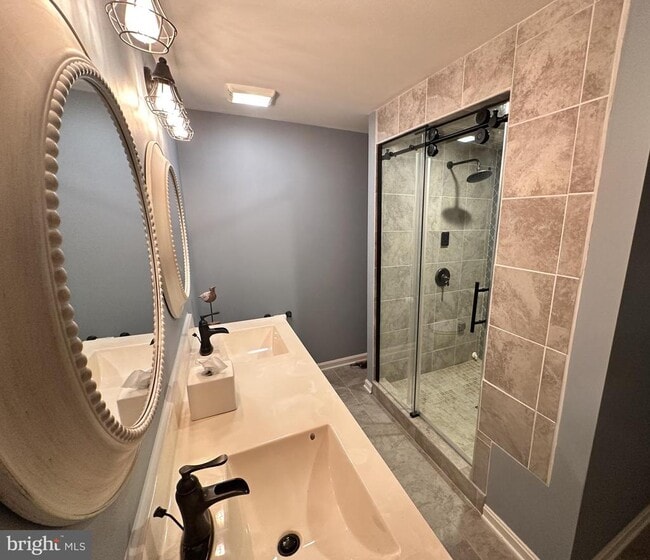 Building Photo - 29495 Glenwood Dr Rental