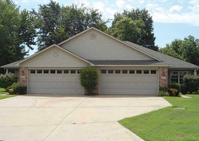 Building Photo - 2912-2914 Fairway Hamlet Ct Rental