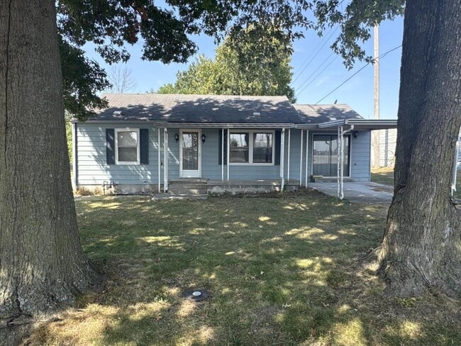Building Photo - 806 N Capelle St Rental