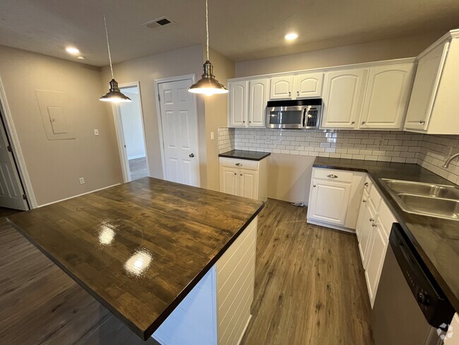 Building Photo - Big 4 Station Residence Rental