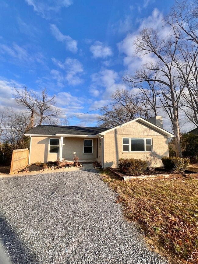 Photo - Newly Renovated Modern Cottage in Sevierville, TN — 2 Bed, 2 Bath, Open-Concept Living
