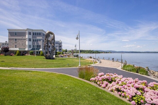 Photo - 1321 Round Pointe Dr