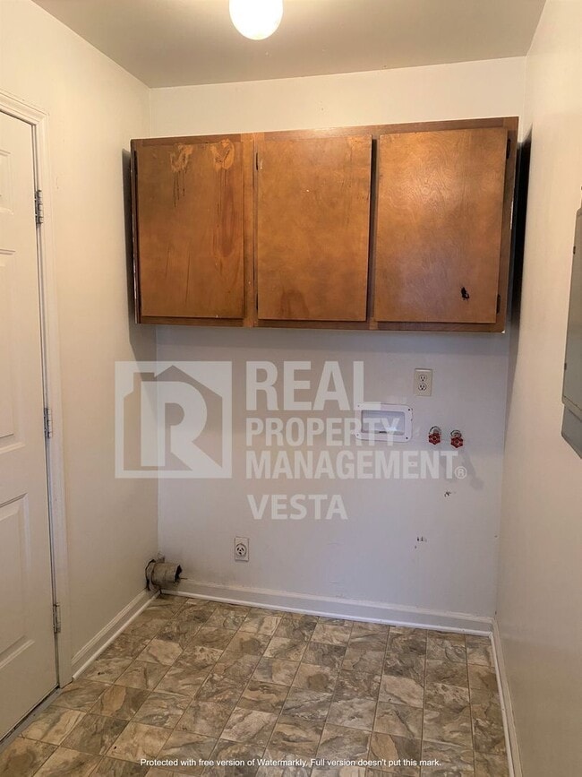 Photo - 627 Maplewood Dr