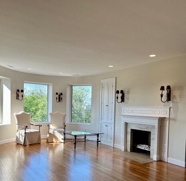 Photo - 412 Beacon St Unit 6