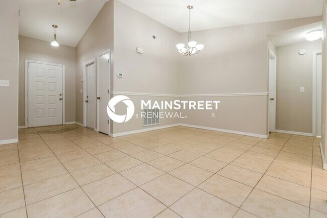 Photo - 3 Bedroom Pet-Friendly Home in New Port Richey, FL with Main Street Renewal