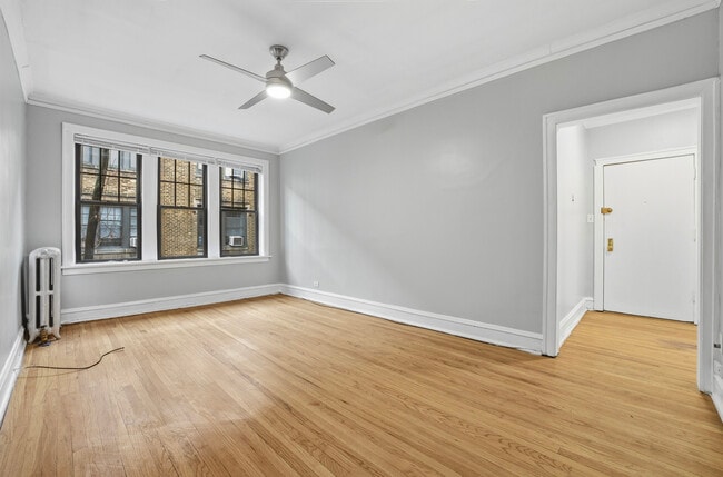 Photo - 2336 W Addison St Unit i2