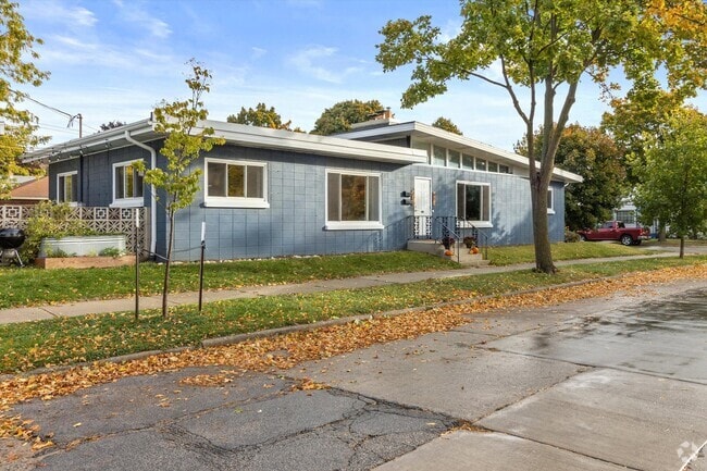 Building Photo - 426 E Ohio Ave Rental