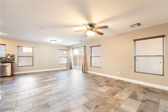 Photo - 182 Gilliflower Ave