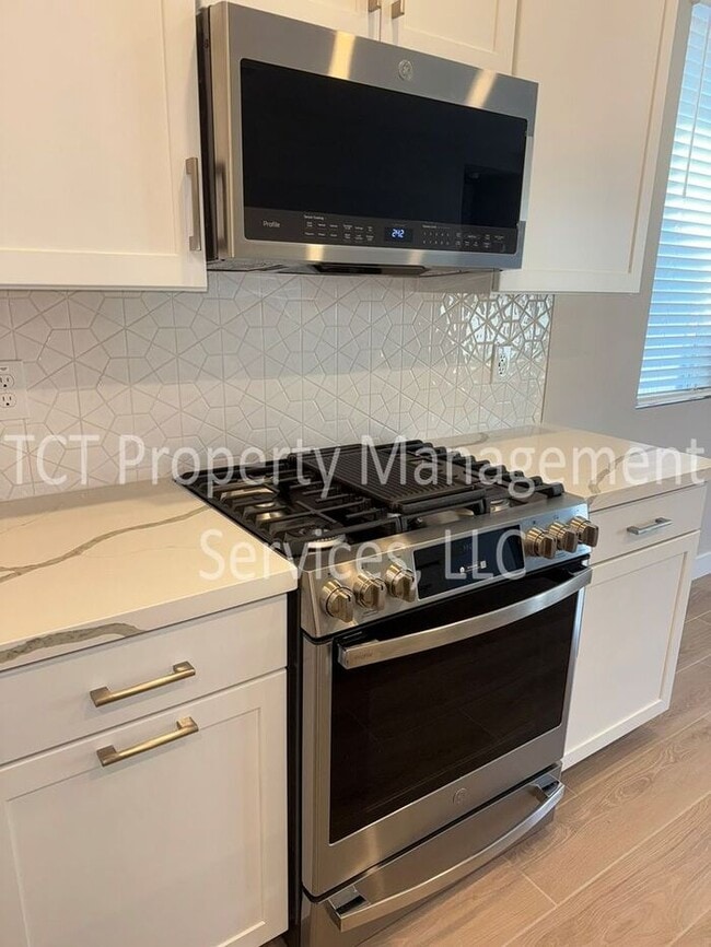 Photo - Beautiful New Build in North Creek Community