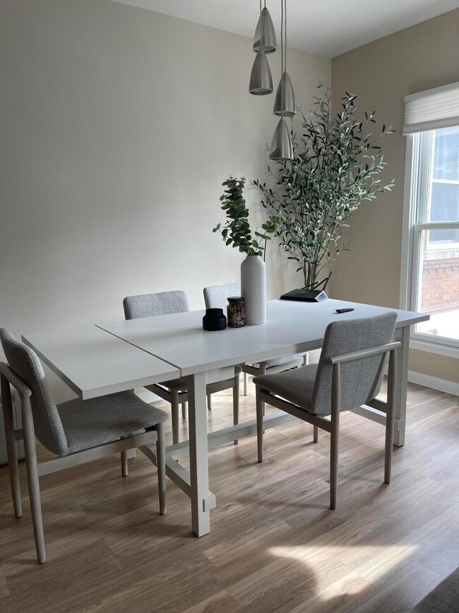 Photo - 330 S Main St