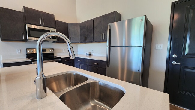 3 Bedroom Kitchen - The Ridge Apartments