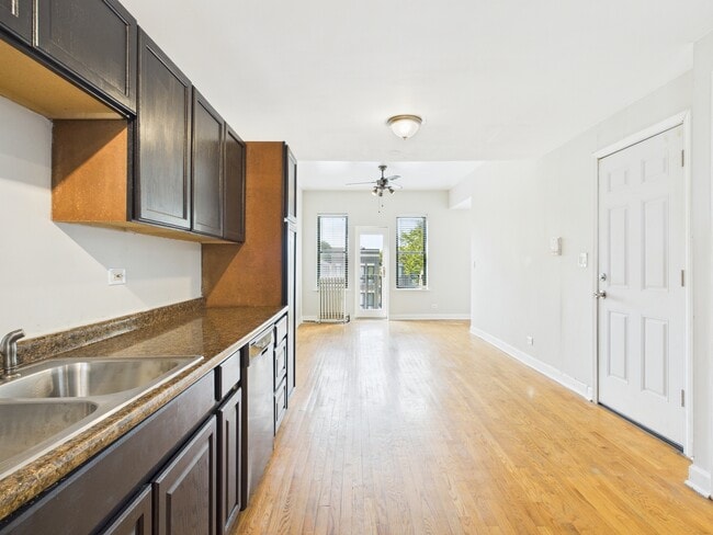 Photo - 5003 S Prairie Ave Unit 5003C