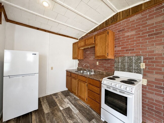 Photo - 108 Campbell Ln