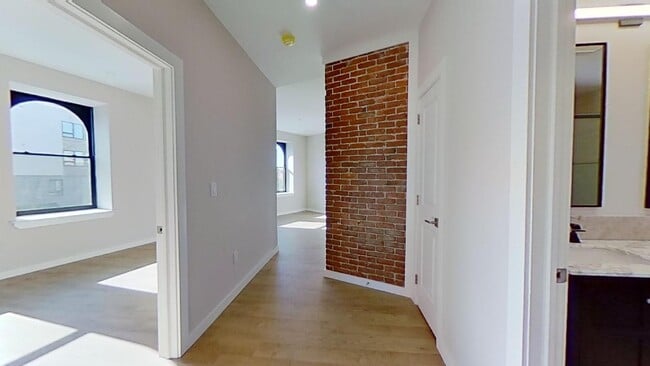 Photo - 3859 Lancaster Ave Unit 2F