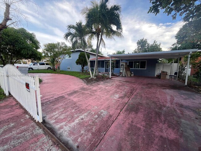 Photo - 1330 NE 203rd St