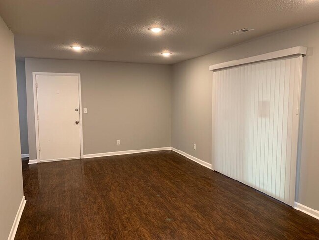 Photo - 1125 N 32nd St Apartments Unit 8