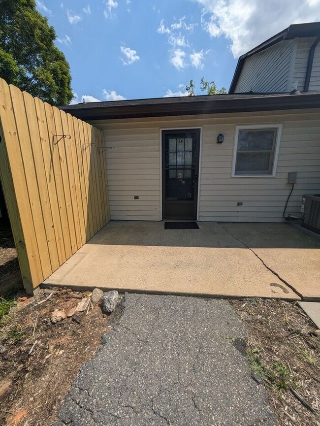 2BD/1B End Unit at Northtowne Heights - 2BD/1B End Unit at Northtowne Heights Unidad 59 Rental