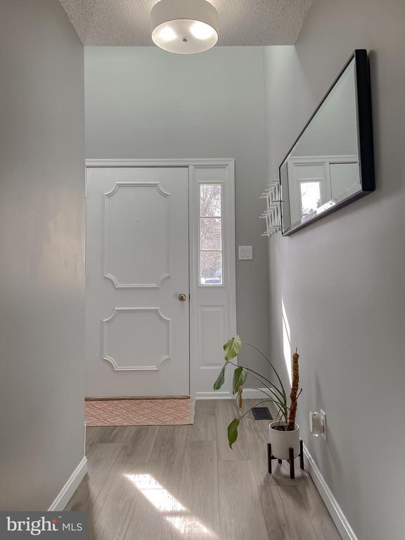 Photo - 45632 Longfields Village Dr