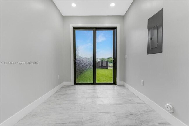 Photo - 4 bedroom in Little river FL 33167