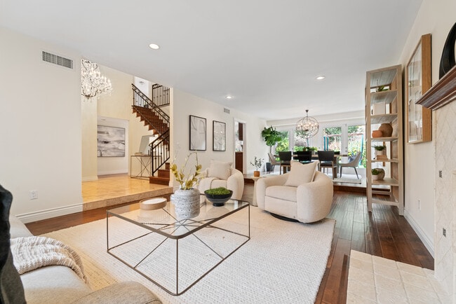 Photo - 9767 Blantyre Dr House