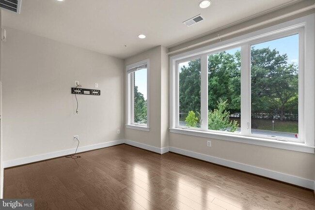 Photo - 10413 Fernwood Rd