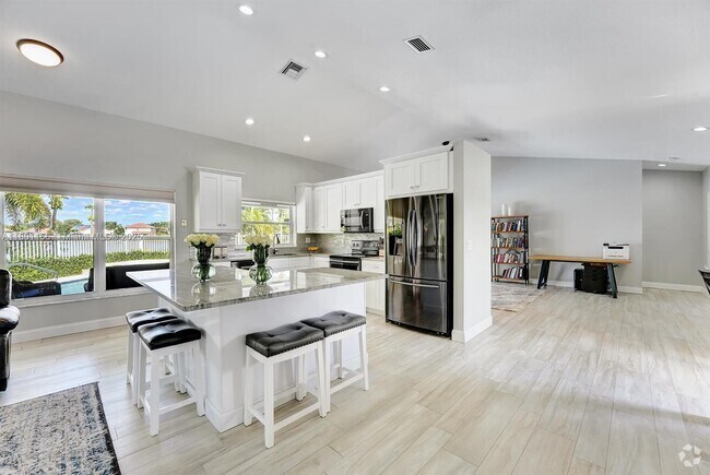 Building Photo - 3833 Cypress Lake Dr Rental