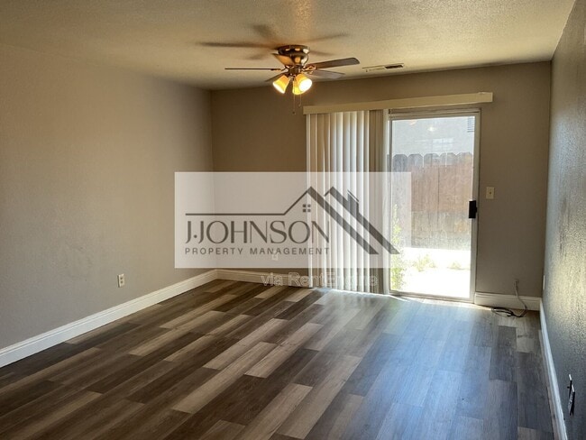 Photo - 218 W Alameda St