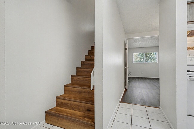 Photo - 204 Seminole Ave W Unit 13