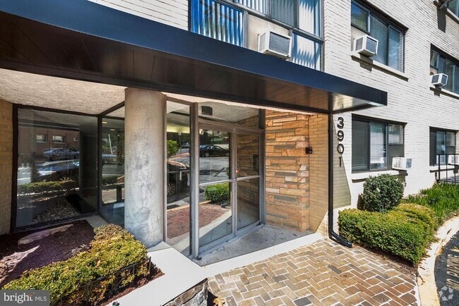 Building Photo - 3901 Tunlaw Rd NW Unit 506 Rental