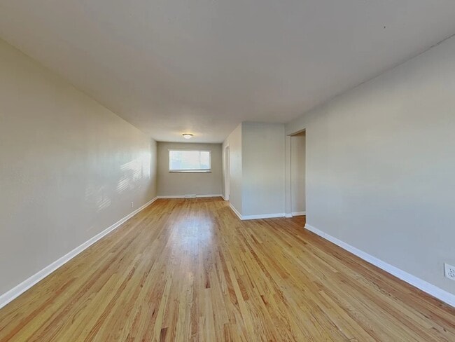 Photo - 2031 Ironton St