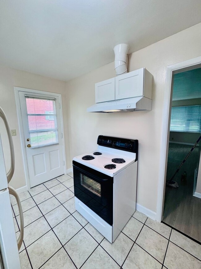 Photo - 3003 Grand Ave Unit 3003 Grand - 1st Floor