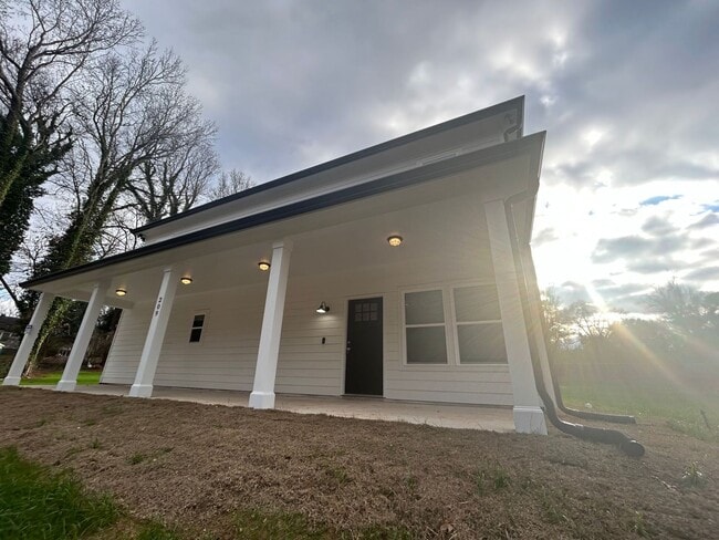 Photo - LARGE NEW CONSTRUCTION HOME AVAILABLE AUGU...