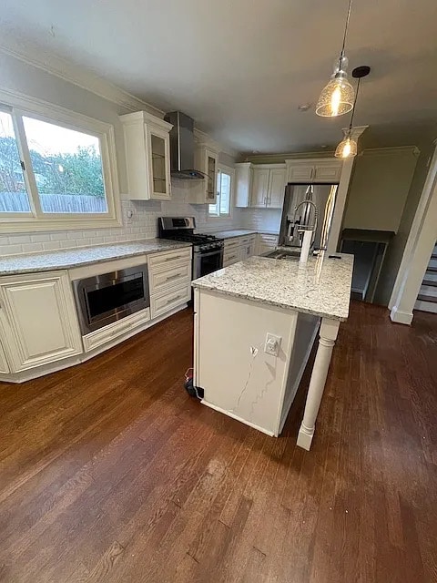 Photo - Room in House on Vanderbilt Ln NW