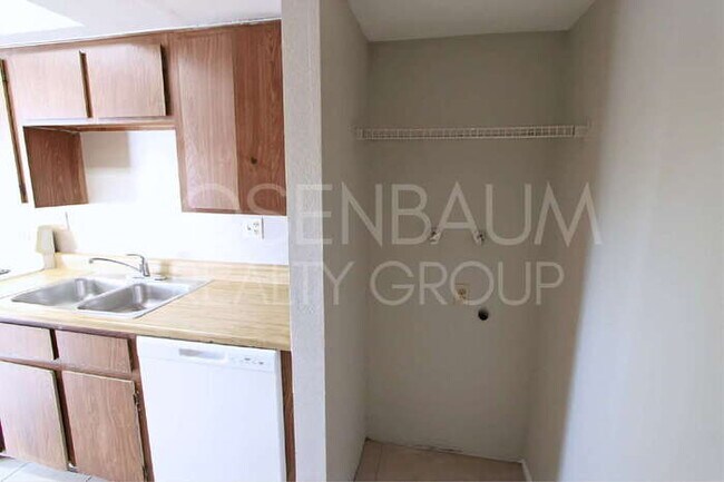 Photo - 410 E 9th Ave Unit APT 9