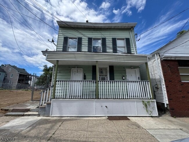 Building Photo - 46 Hillman St Unit 2