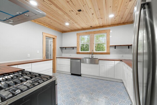 Photo - 107 S Mulberry St