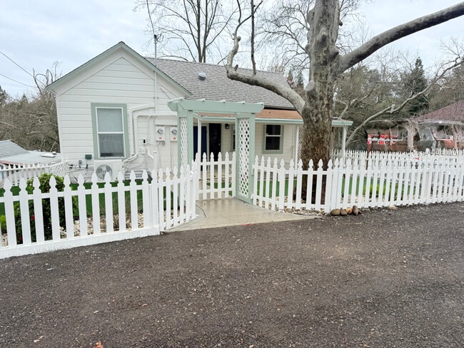 Photo - 4107 Smallwood Ln