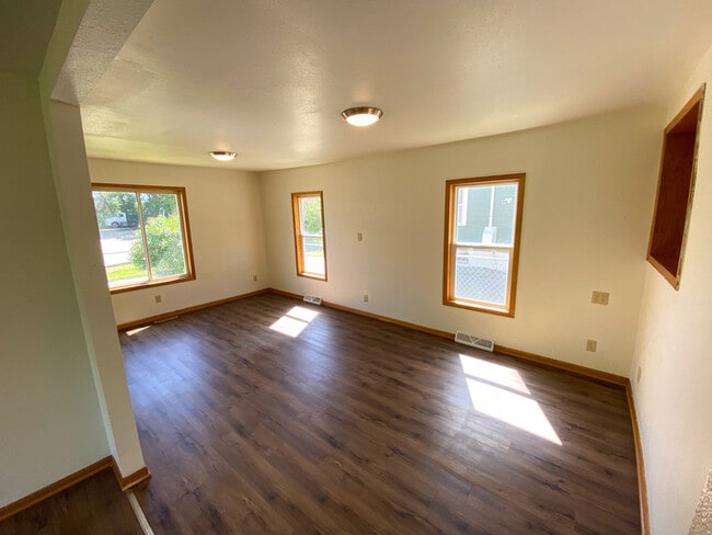 Photo - 1020 2nd Ave N